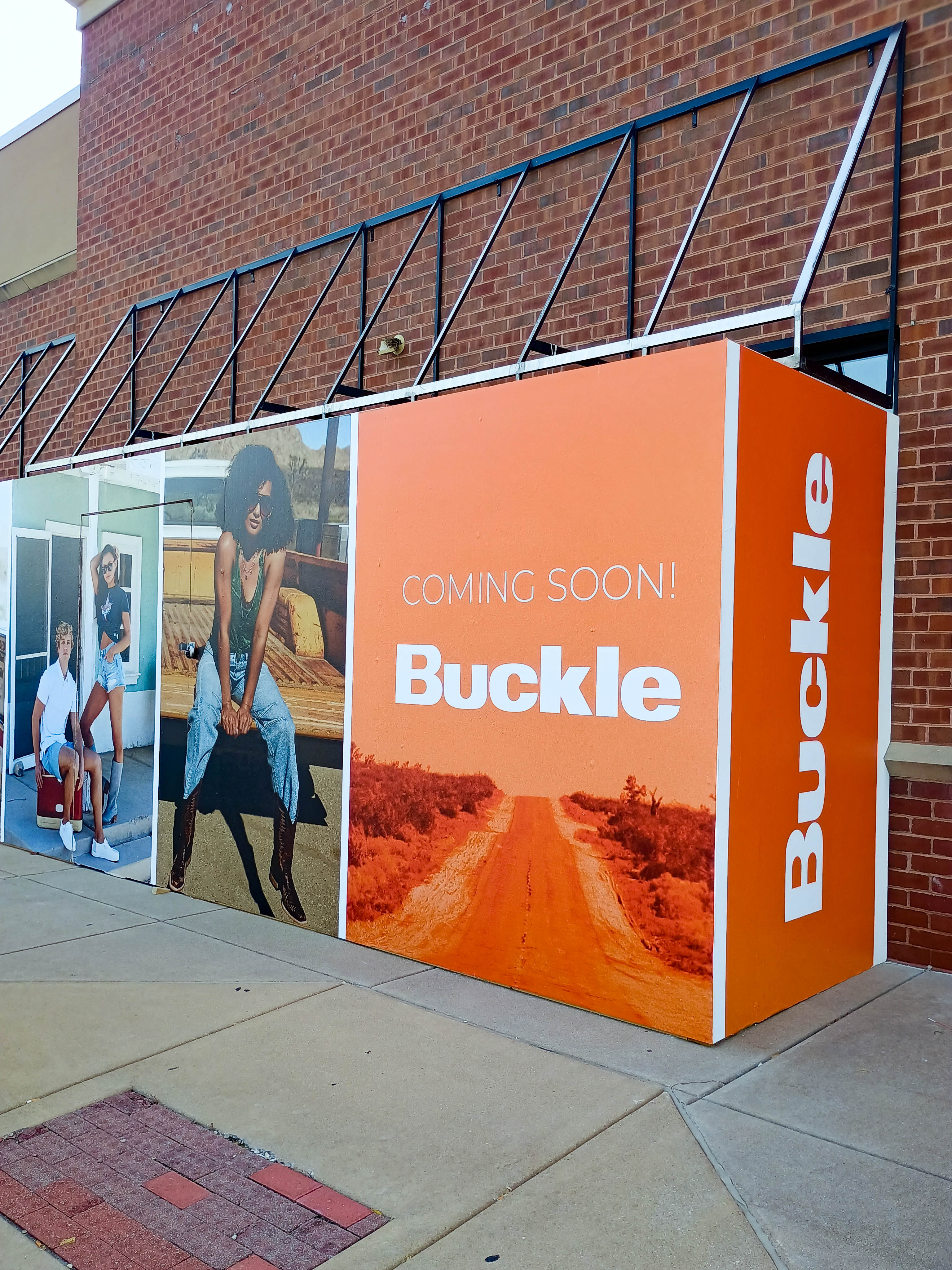 Edwardsville Buckle Window + Barricade Graphics